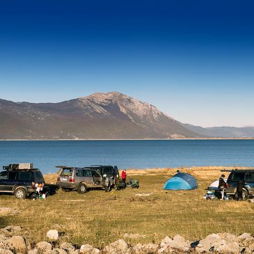 Our bivouac on the shores of Buško lake near the town of Livno in BiH. The peaks of the Dinara mountain range serve as a magnificient backdrop.